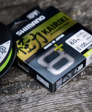 ✅ Vyberte si pletenou šňůru Shimano Kairiki 8+, která je vyrobena z osmi ultra-měkkých vláken Izanas SF600. Díky...